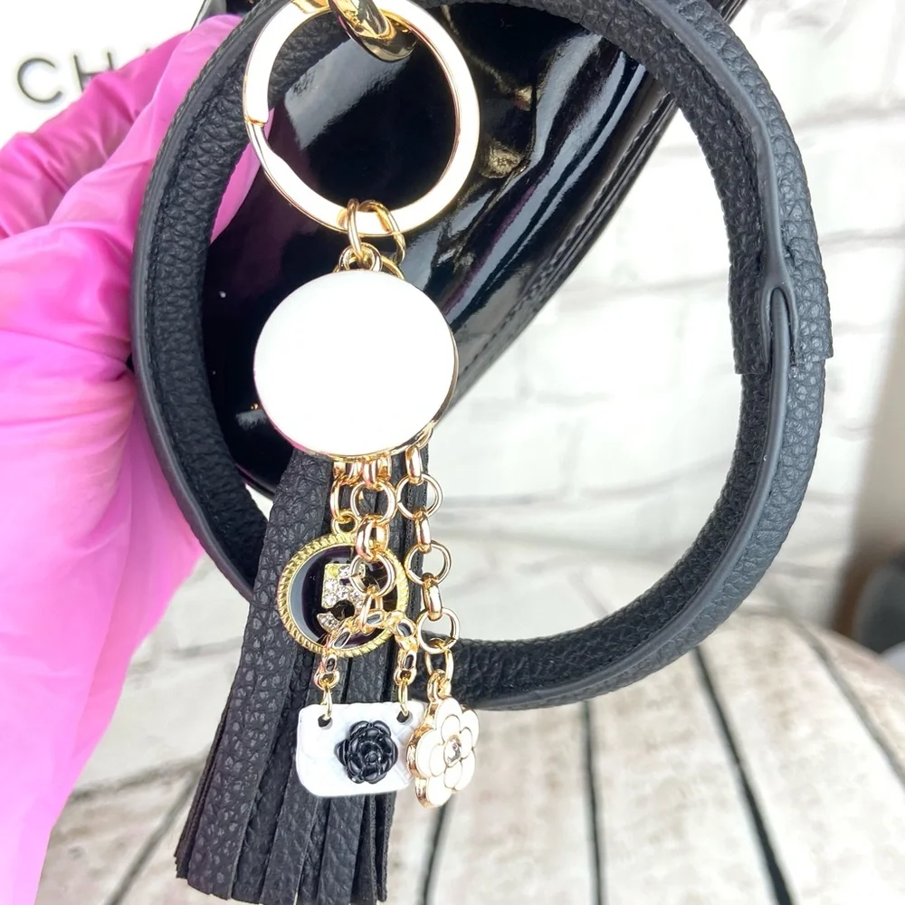 CHANEL card coin pouch wristlet keychain black patent leather with charms - Picture 5 of 10